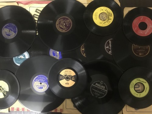 سطوانات قديمة عربي واجنبي ، عدد 10 كبير و5 صغير