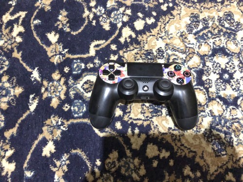 يده سوني الاصلي الي مع السوني 