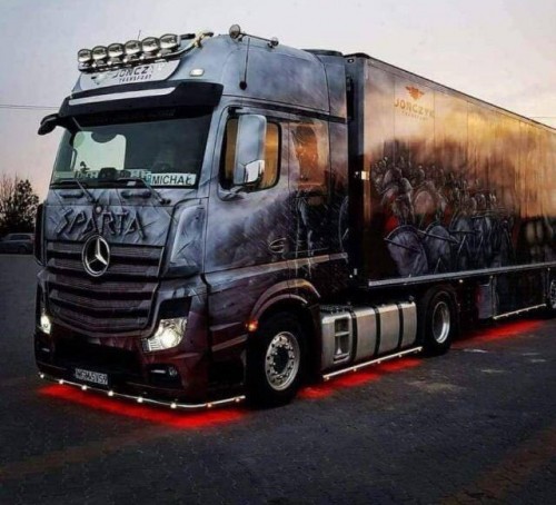 شاحنات سطحات و شاحنات برادات للايجار