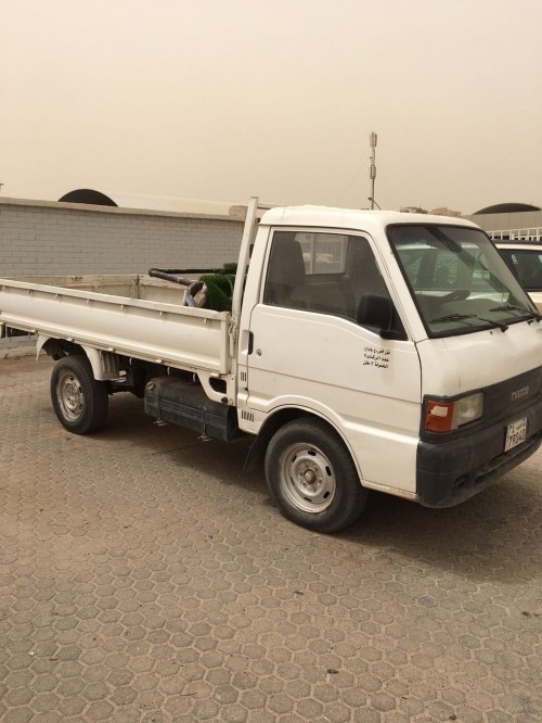 مازدا E2000مديل1998