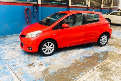 Yaris 2012 hatch back